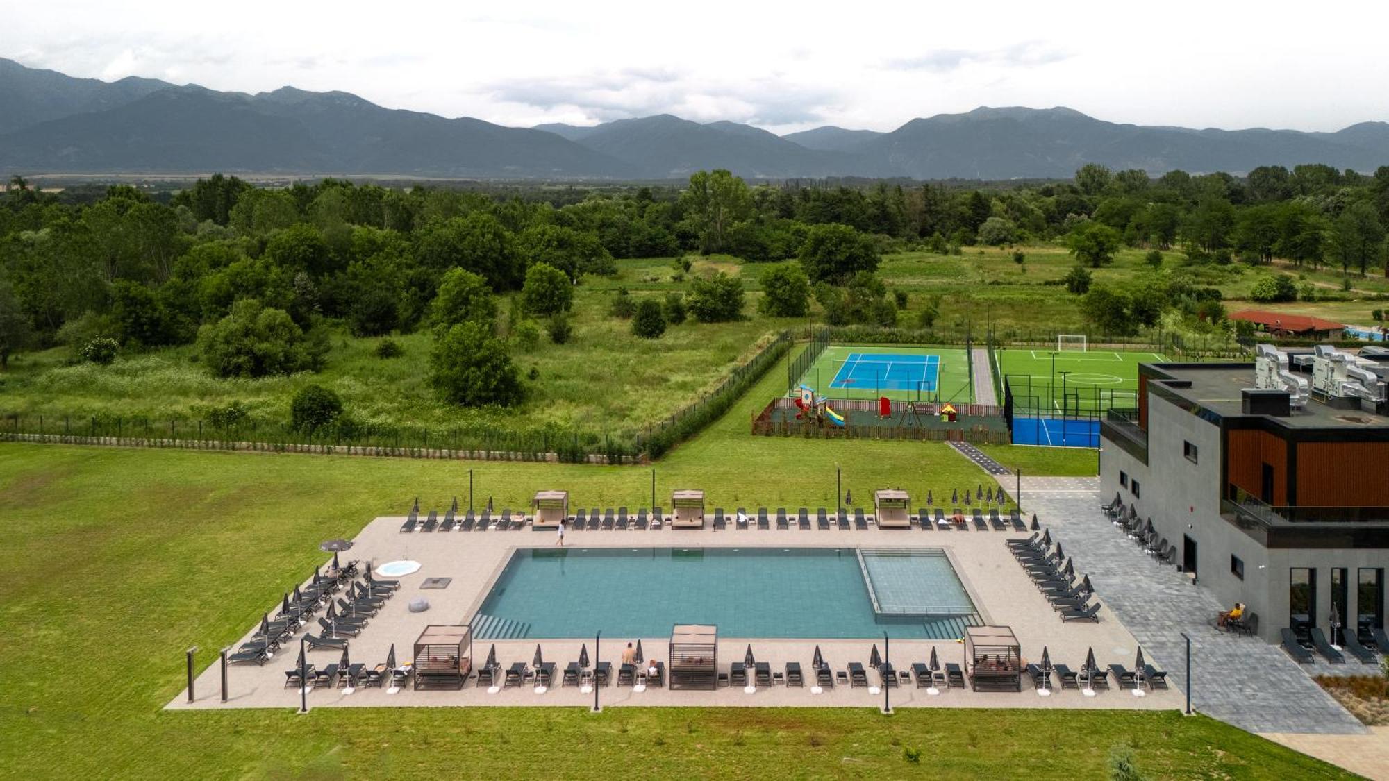 Atmosphere Balneo Hotel & Spa Pavel Banya Exterior foto